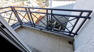 Image 19 - 922517