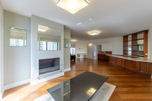Image 31 - 922519