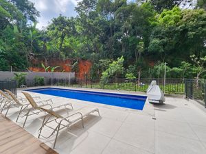 Image 31 - 922520