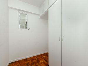 Image 33 - 922527