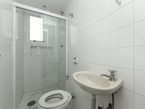 Image 31 - 922527
