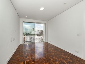 Image 21 - 922527