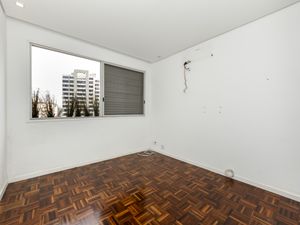 Image 26 - 922527