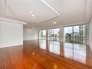 Image 4 - 922527