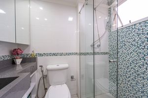 Image 30 - 922528