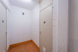 Image 34 - 922528
