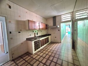 Image 33 - 922529