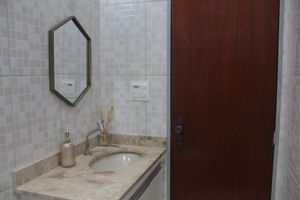 Image 11 - 922530