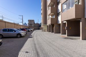 Image 37 - 922531