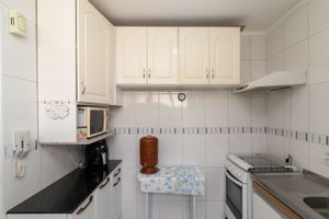 Image 10 - 922531