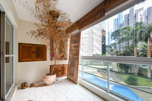 Image 11 - 922537