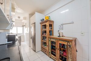 Image 13 - 922548