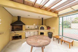 Image 37 - 922548