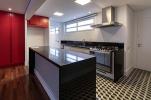 Image 18 - 922551