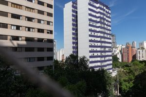 Image 11 - 922552
