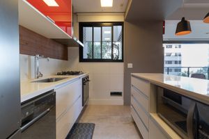 Image 10 - 922552