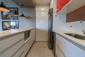 Image 4 - 922552