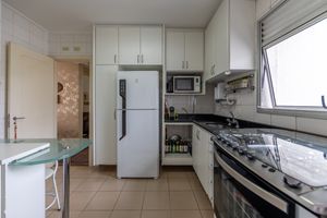 Image 32 - 922558