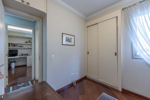 Image 22 - 922558