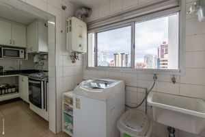 Image 33 - 922558