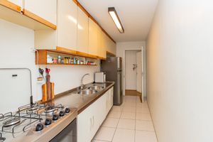 Image 11 - 922560