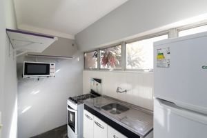 Image 33 - 922562