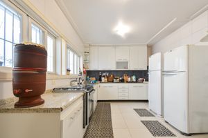 Image 20 - 922565