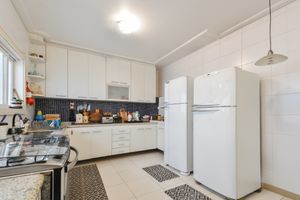 Image 17 - 922565