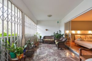 Image 7 - 922565