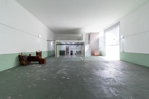 Image 32 - 922567