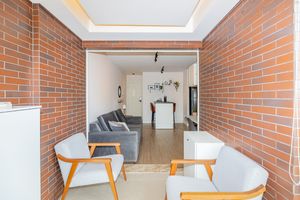 Image 21 - 922571