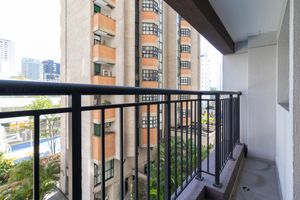 Image 1 - 922572