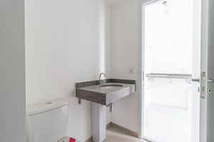 Image 9 - 922572