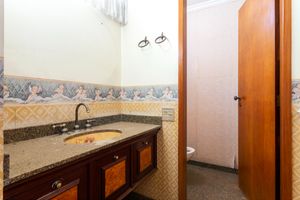 Image 11 - 922575