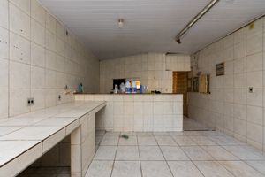 Image 23 - 922581