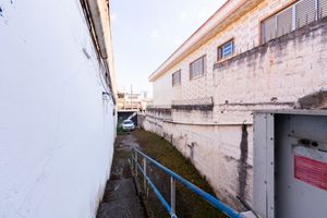 Image 27 - 922581