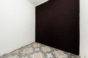 Image 21 - 922581
