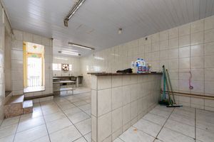 Image 22 - 922581