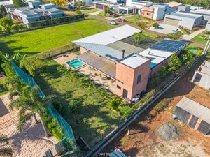 Image 4 - 922585
