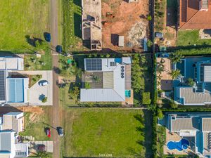 Image 13 - 922585