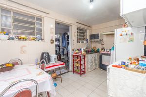 Image 28 - 922587