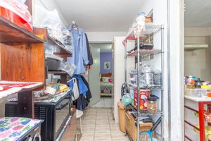 Image 30 - 922587