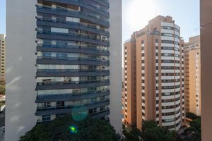 Image 17 - 922592