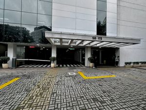 Image 61 - 922600