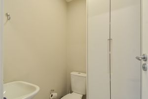 Image 37 - 922611