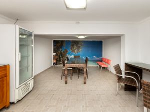 Image 35 - 922612