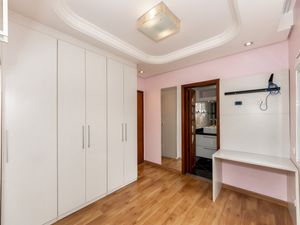 Image 18 - 922612