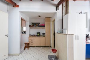 Image 16 - 922613