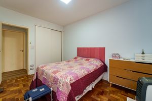 Image 21 - 922618