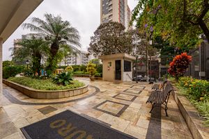 Image 30 - 922618